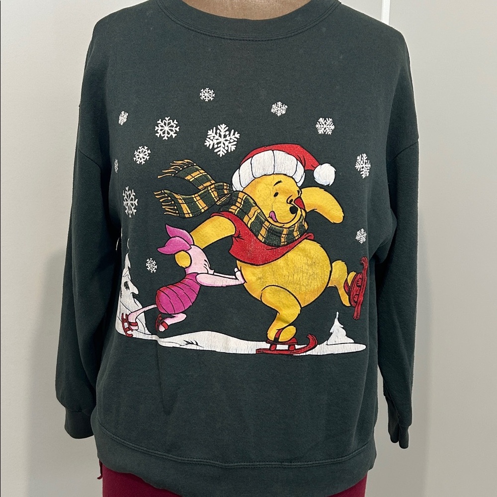 Vintage Winnie the Pooh and Piglet Ice Skating Holiday Sweatshirt | Size Large